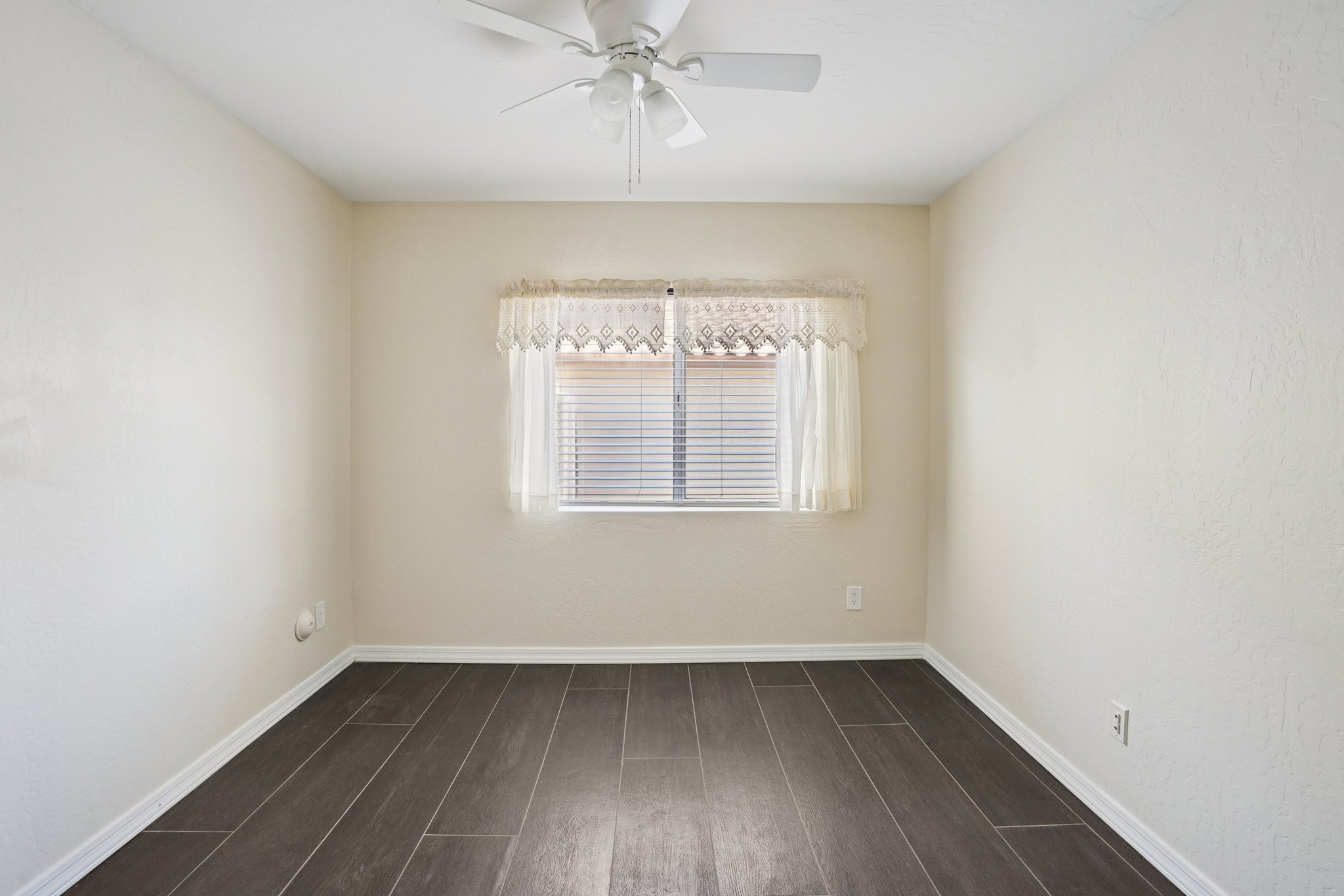 W Melinda Ln-L1303-026.jpg