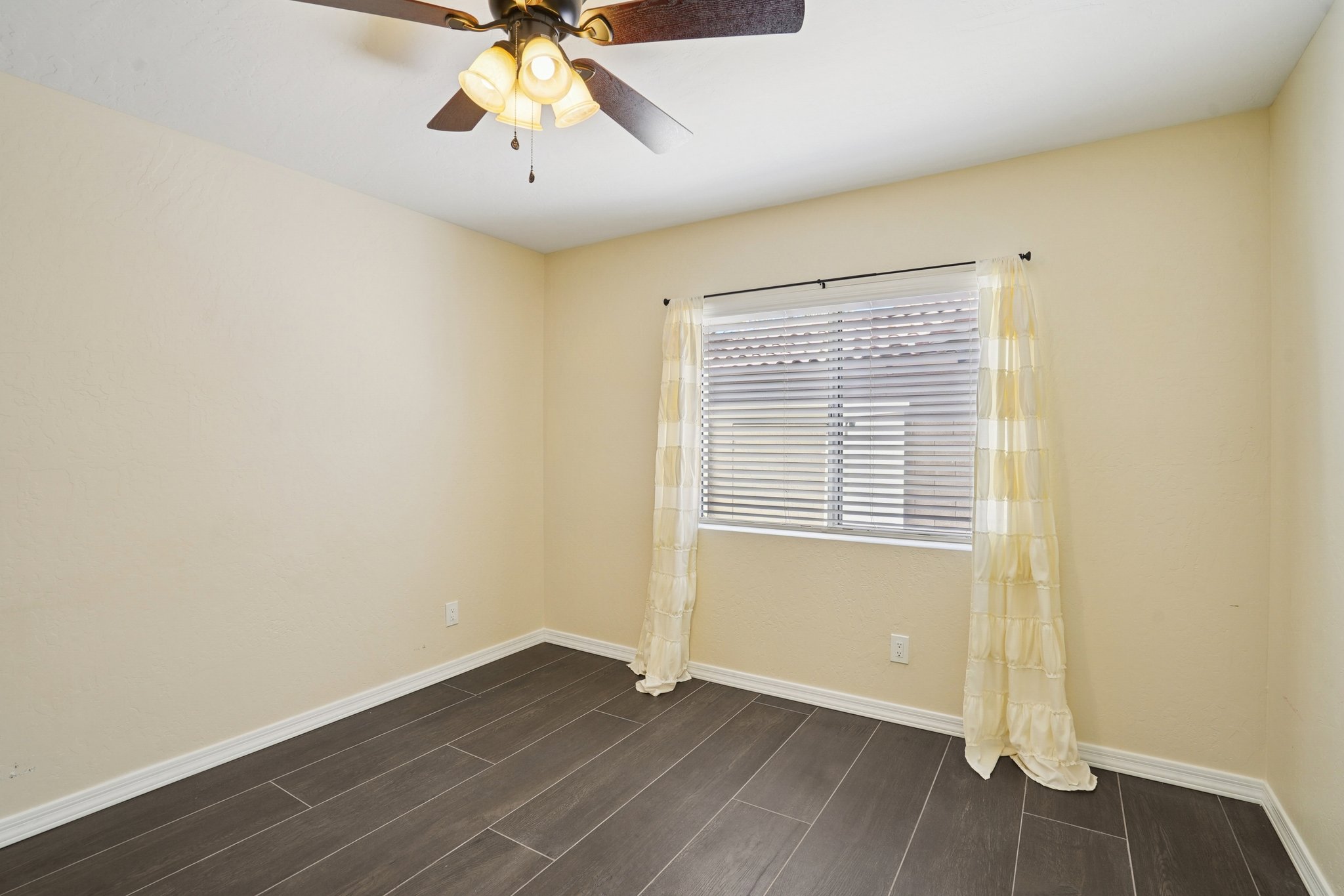 W Melinda Ln-L1303-029.jpg