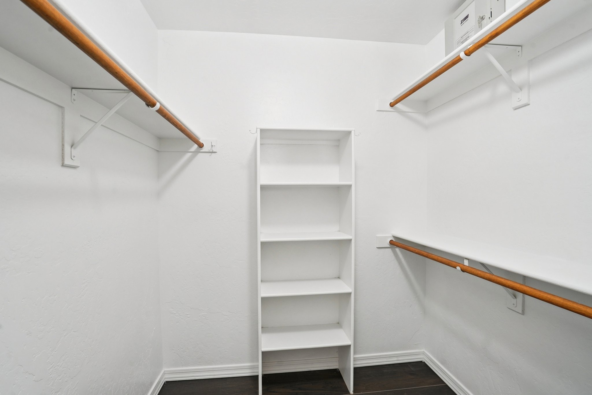 W Melinda Ln-L1303-041.jpg