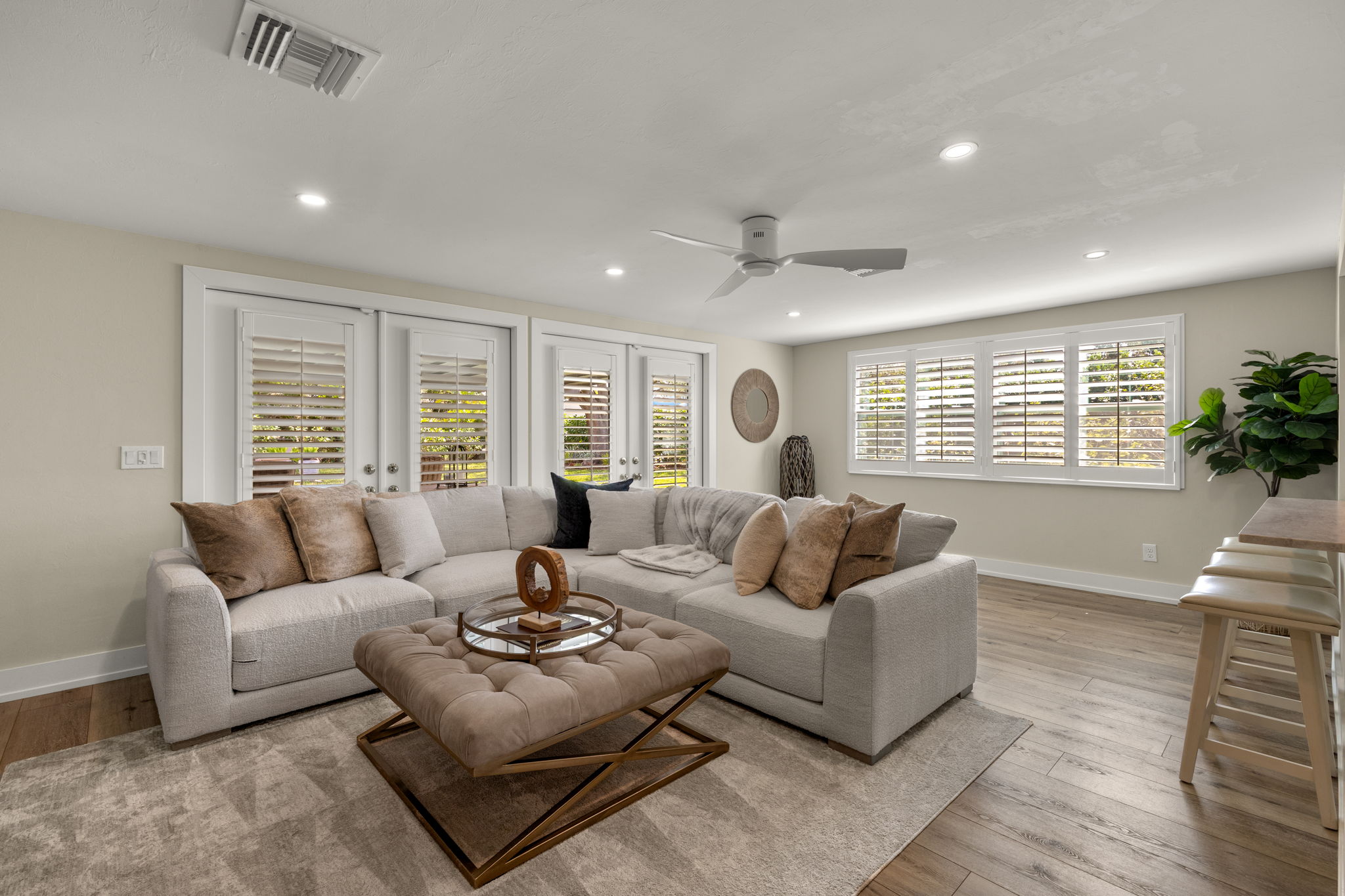 Living Room 5 of 5