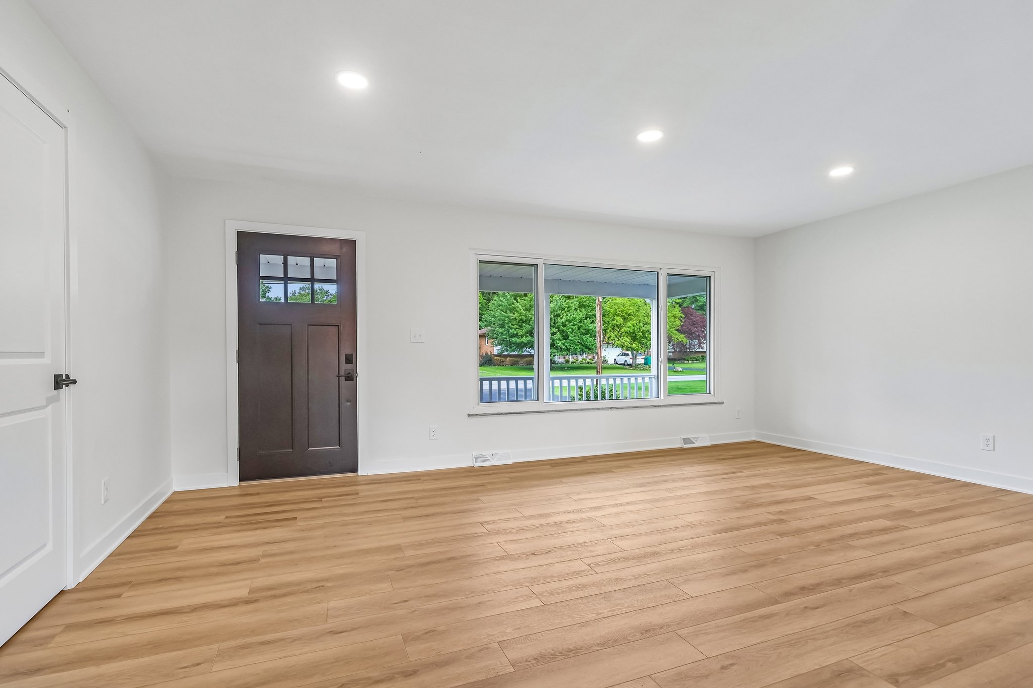 Meadowbrook Dr-S0107-002.jpg