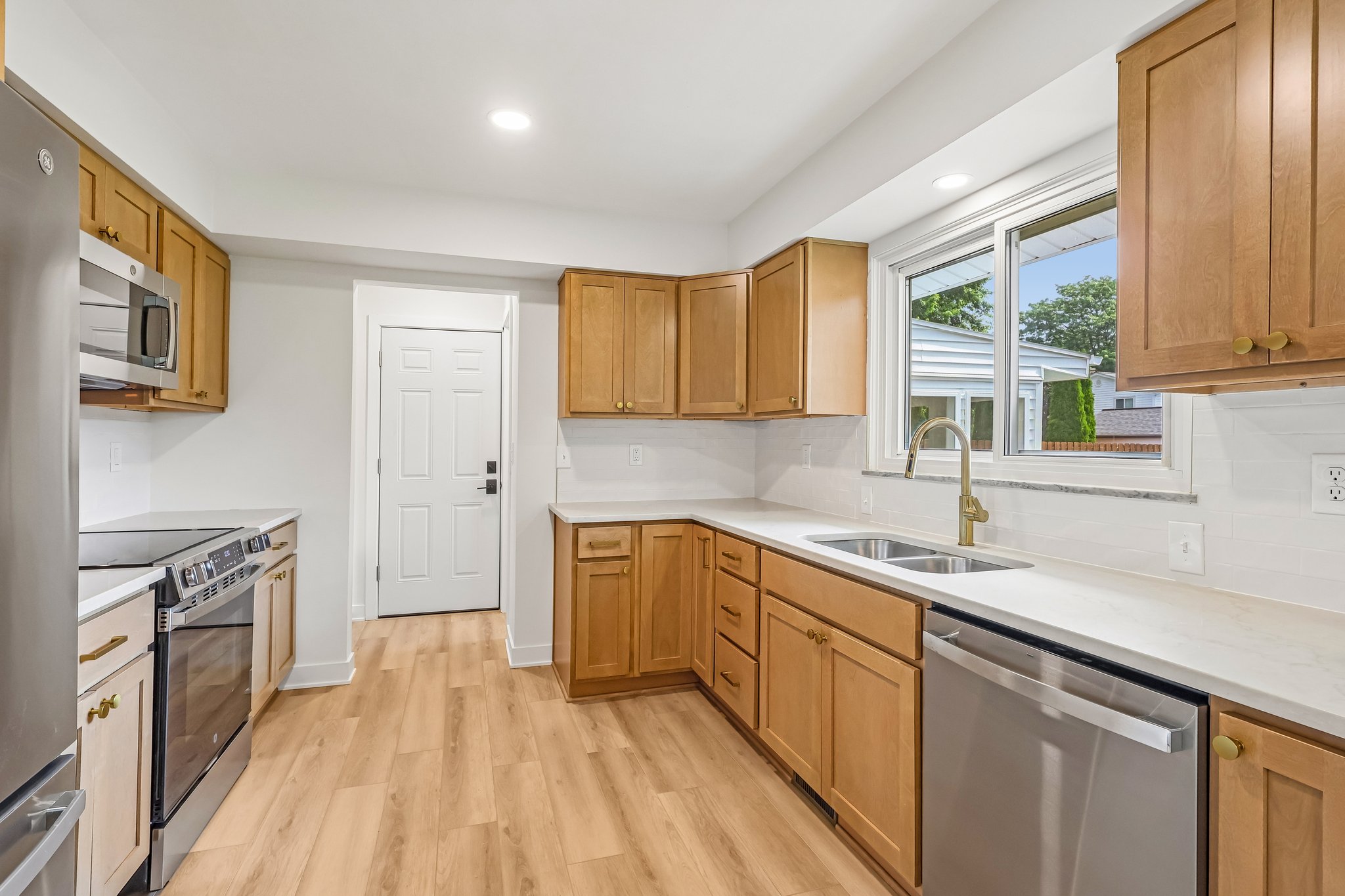 Meadowbrook Dr-S0107-010.jpg