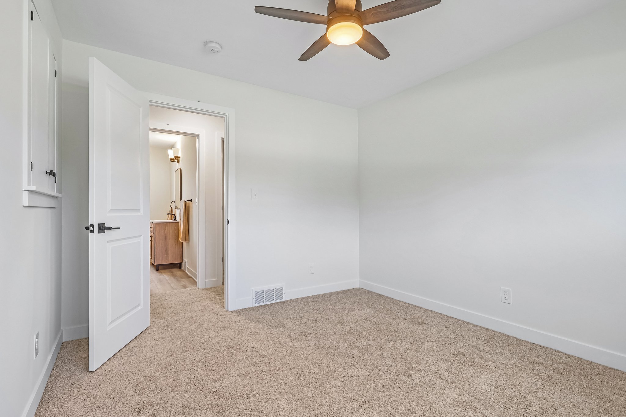 Meadowbrook Dr-S0107-028.jpg