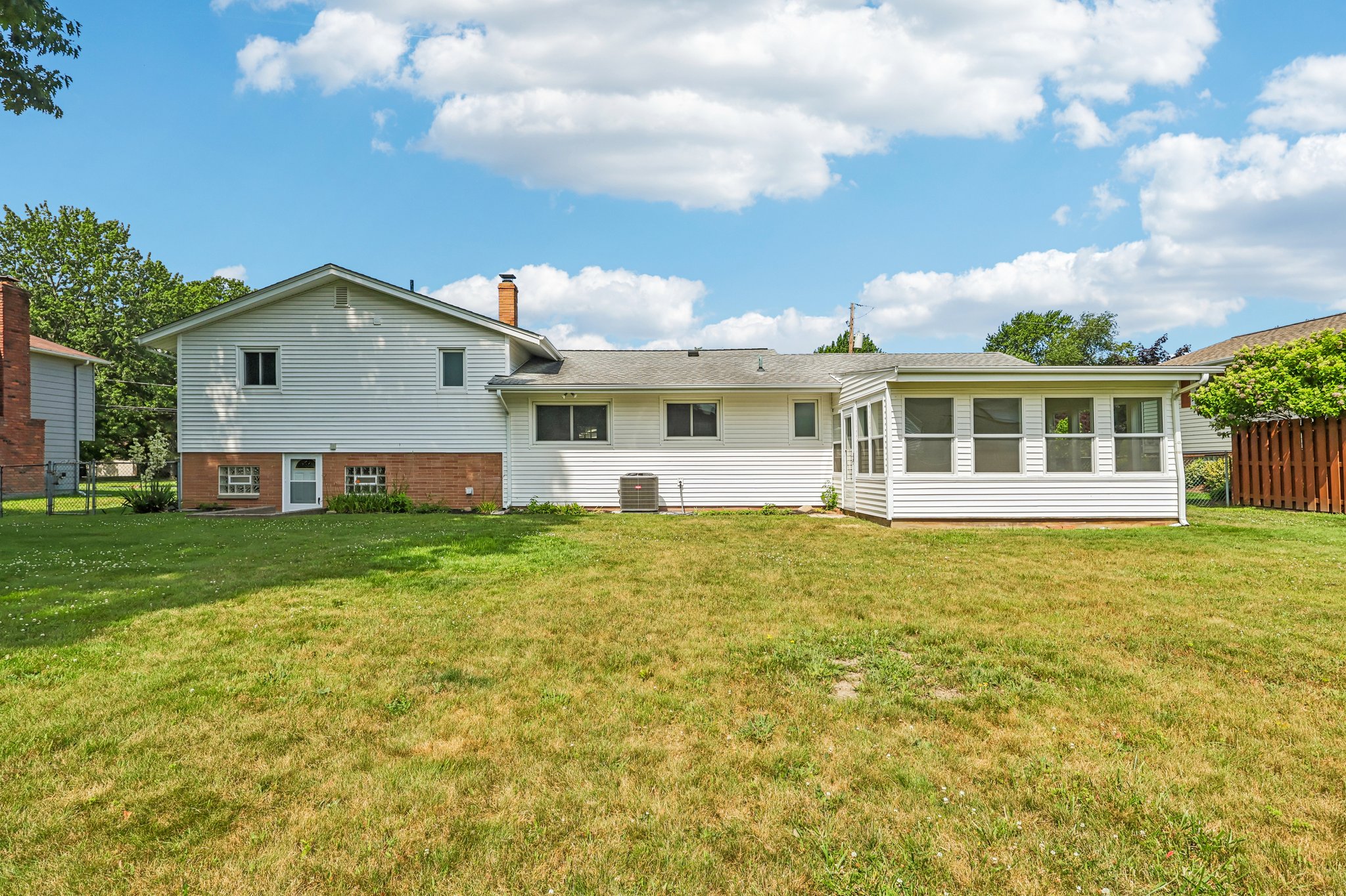 Meadowbrook Dr-S0107-034.jpg