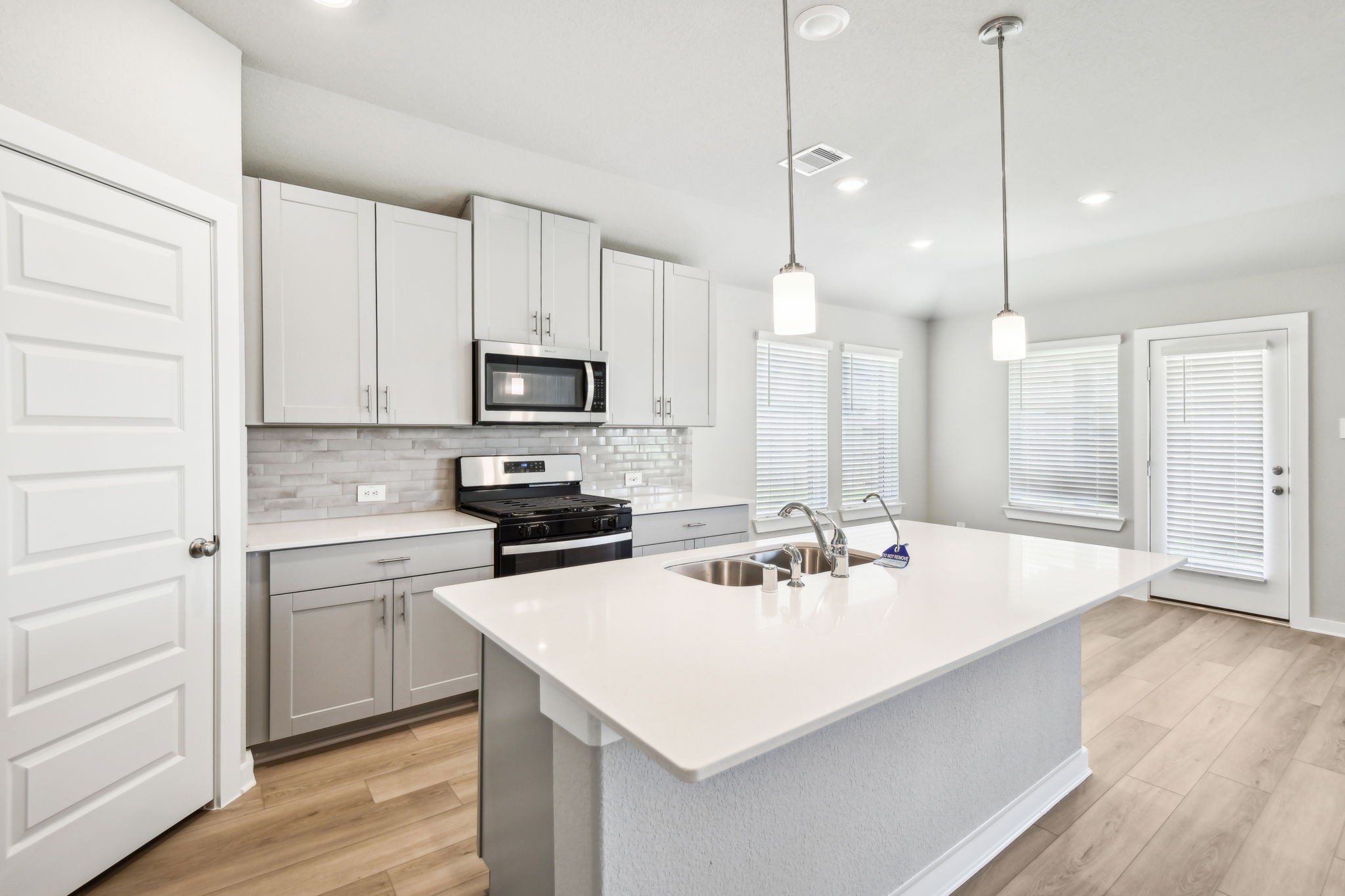 Houston - Wall Street Village - 6307 Brahman Ct, Richmond, TX 77469 - 014