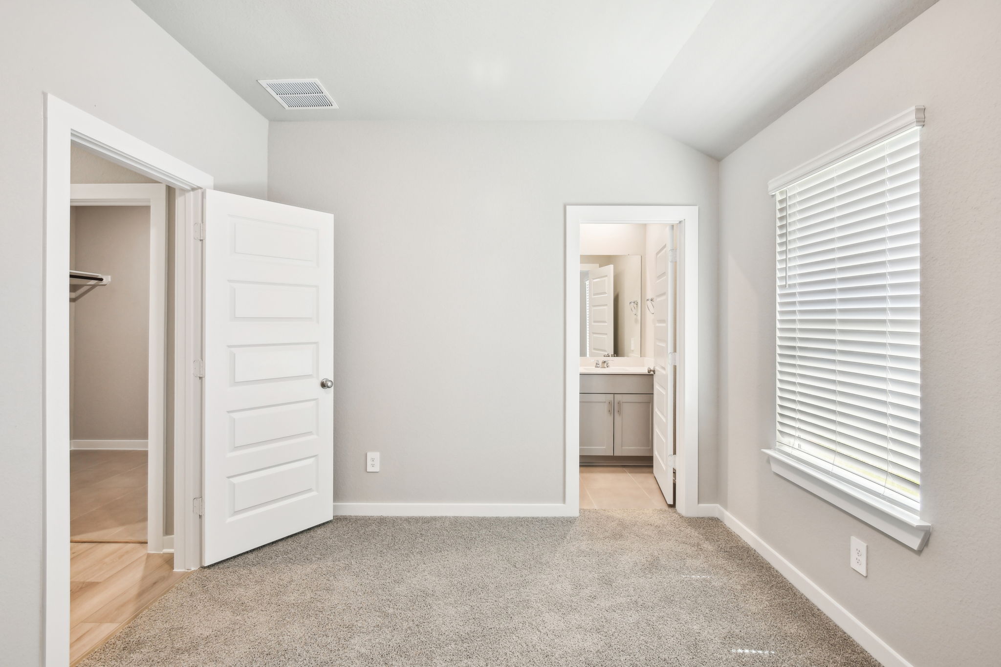 Houston - Wall Street Village - 6307 Brahman Ct, Richmond, TX 77469 - 030