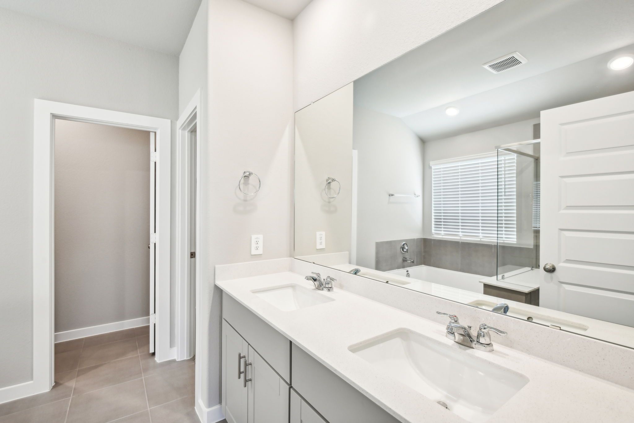 Houston - Wall Street Village - 6307 Brahman Ct, Richmond, TX 77469 - 040