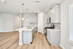 Houston - Wall Street Village - 6307 Brahman Ct, Richmond, TX 77469 - 011