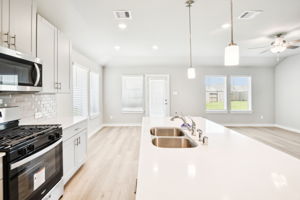 Houston - Wall Street Village - 6307 Brahman Ct, Richmond, TX 77469 - 015