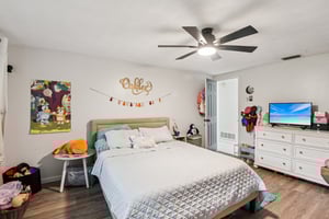 Conniewood Square-S2407-027.jpg