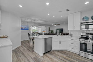 6308 Midnight Pass Rd - Unit #6-7