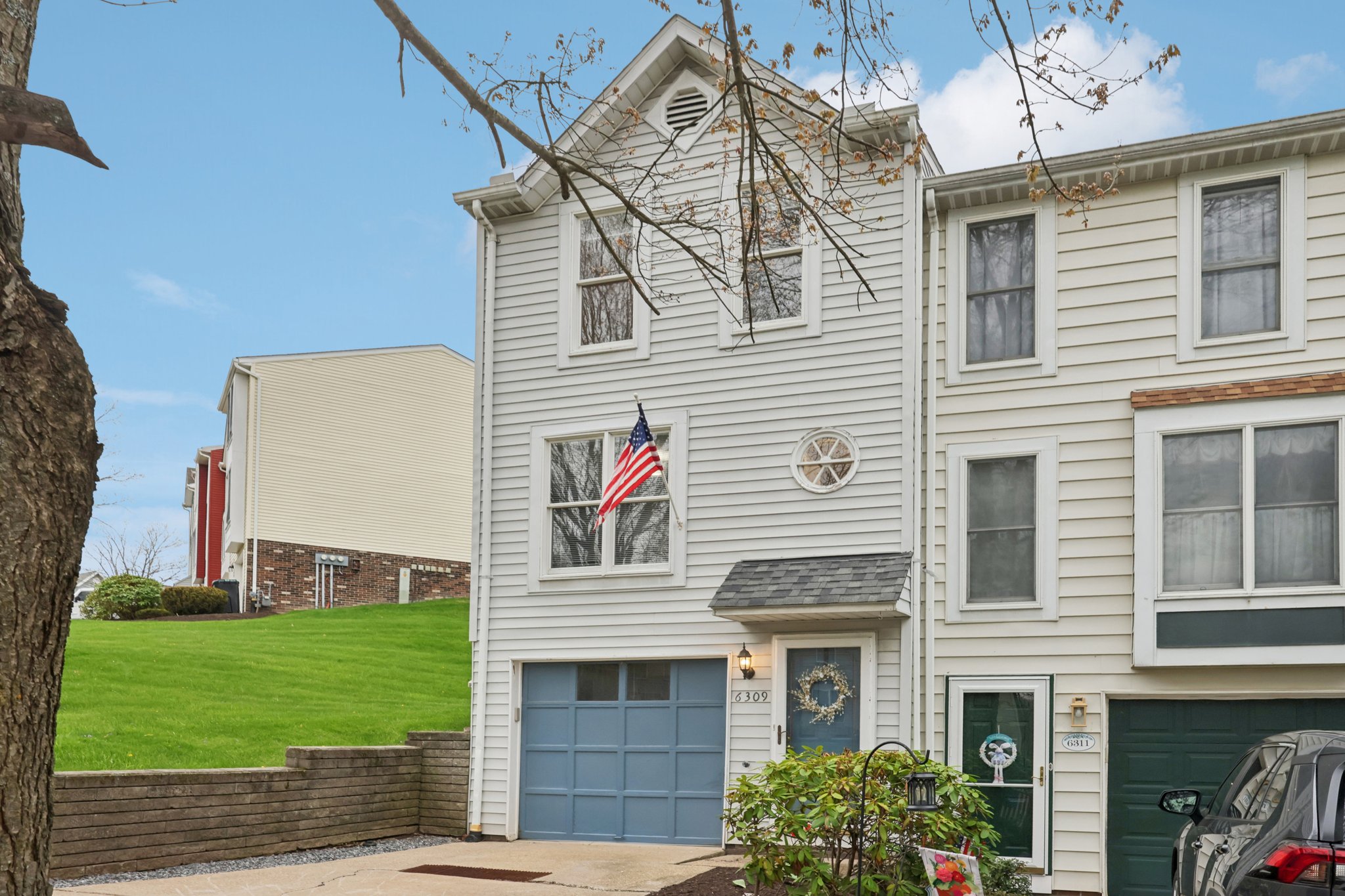 Springhouse Pl-S1404-003.jpg