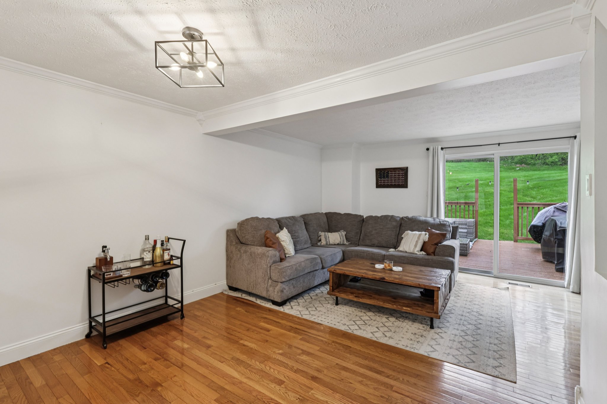 Springhouse Pl-S1404-007.jpg