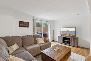 Springhouse Pl-S1404-009.jpg