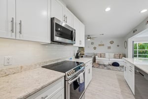 Coral Dr-S0110-021.jpg
