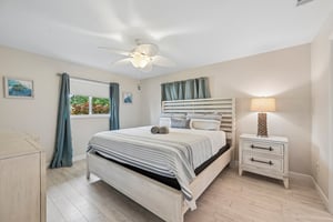 Coral Dr-S0110-023.jpg