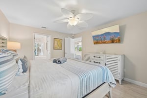Coral Dr-S0110-025.jpg