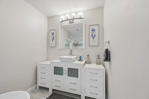 Coral Dr-S0110-029.jpg