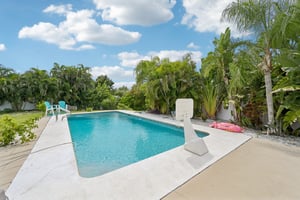 Coral Dr-S0110-041.jpg