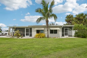 Coral Dr-S0110-046.jpg