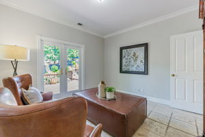 011_631 La Vista Rd