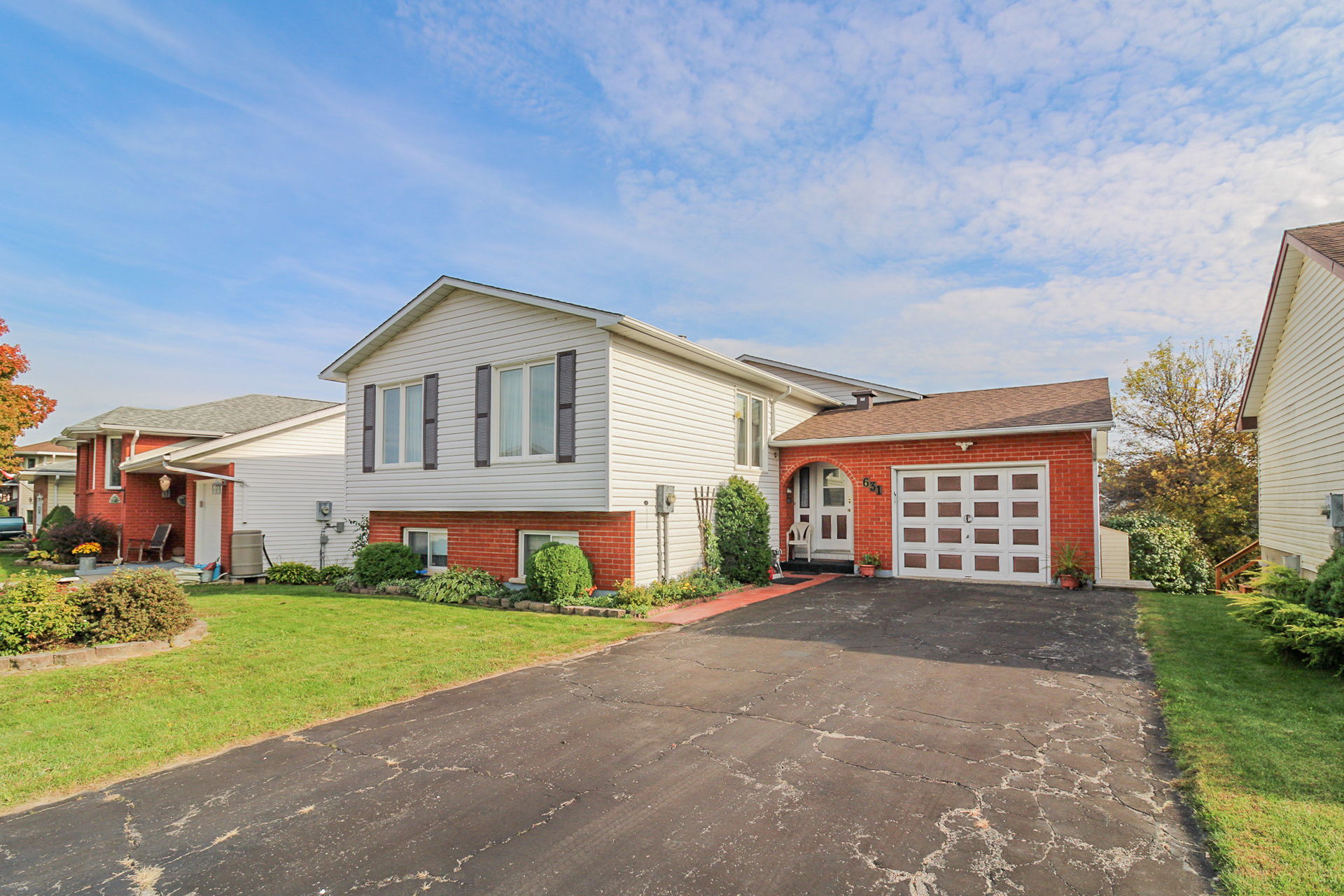 631 MacDonald Dr, Gananoque, ON K7G 3C3 Amo360