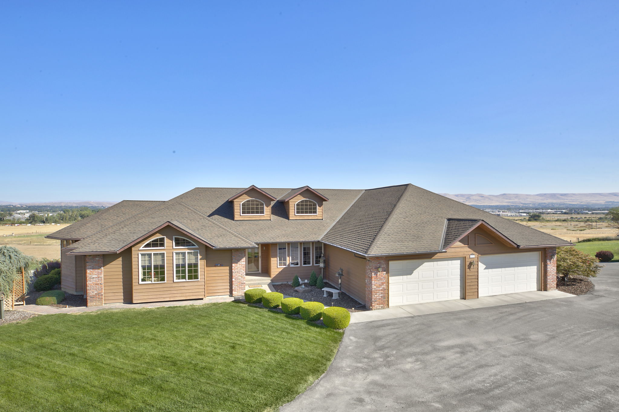 631 Meadowbrook Rd, Yakima, WA 98903 Cascade ProMedia Nic Aston