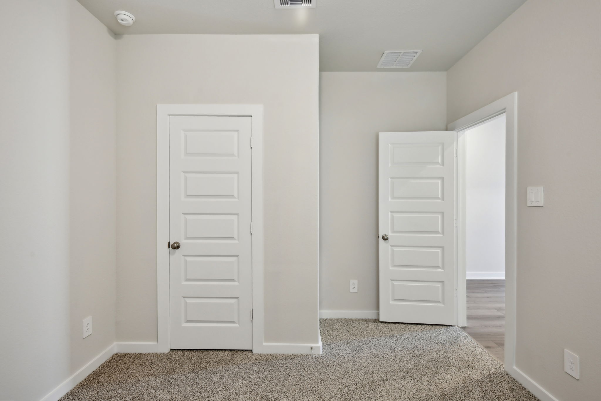 Houston - Wall Street Village - 6310 Brahman Ct, Richmond, TX 77469 - 021