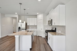 Houston - Wall Street Village - 6310 Brahman Ct, Richmond, TX 77469 - 011