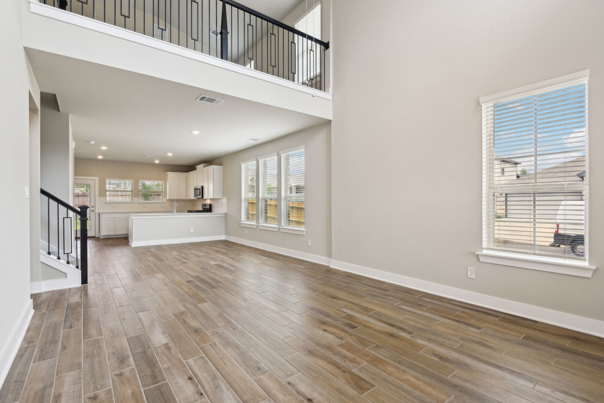San Antonio- Comanche Ridge- 6310 Comanche Coyote San Antonio TX 78247- 013