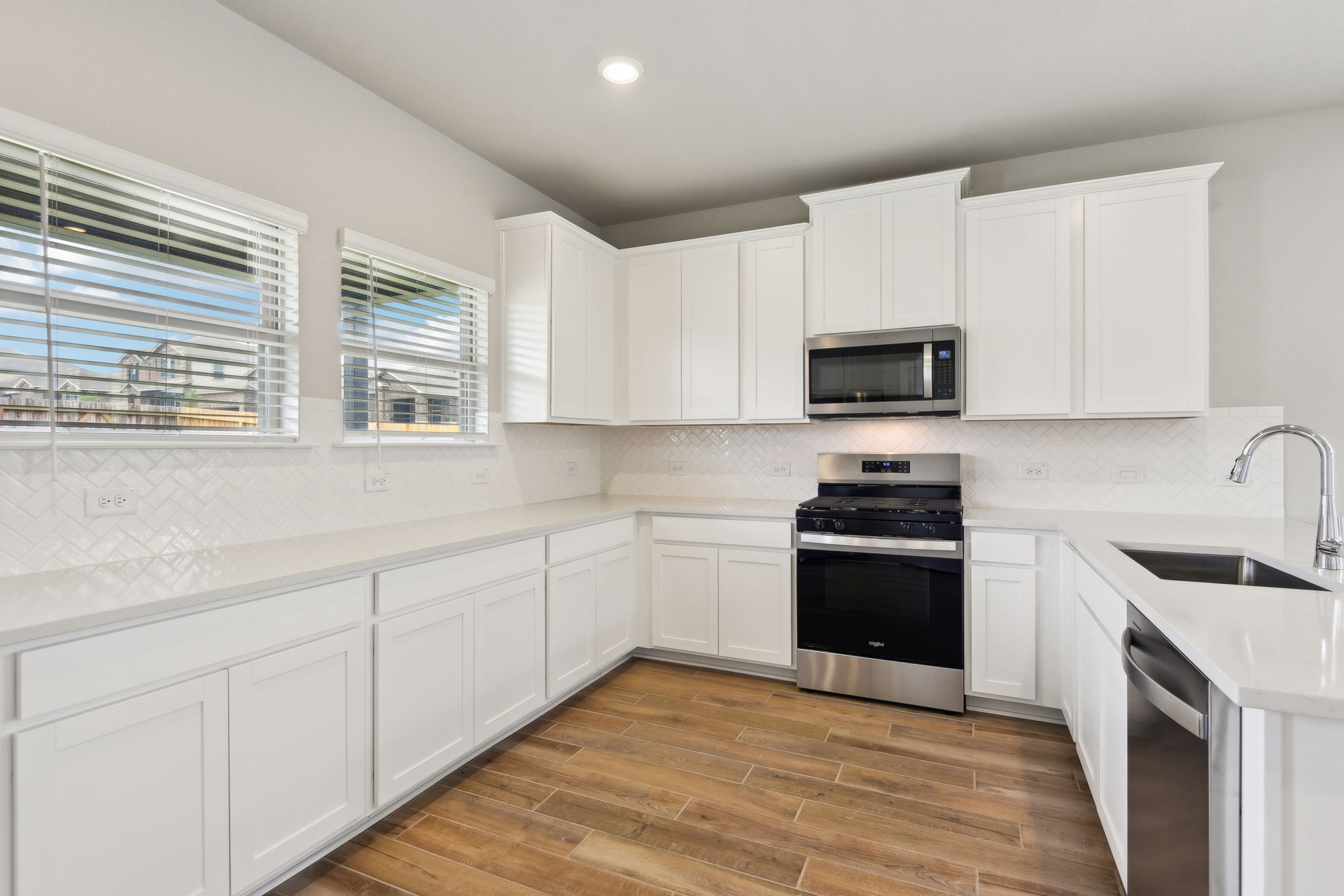 San Antonio- Comanche Ridge- 6310 Comanche Coyote San Antonio TX 78247- 016