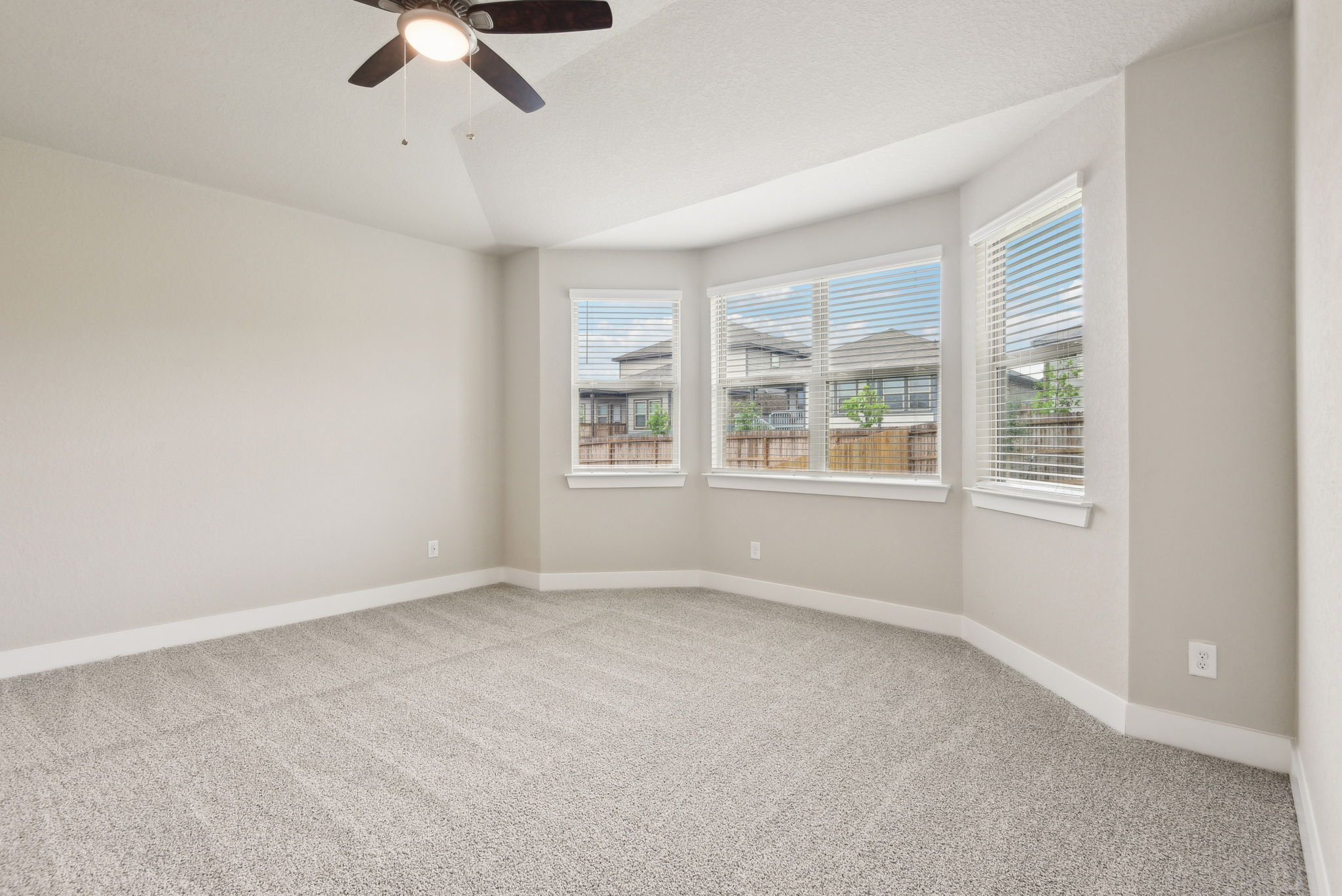 San Antonio- Comanche Ridge- 6310 Comanche Coyote San Antonio TX 78247- 023