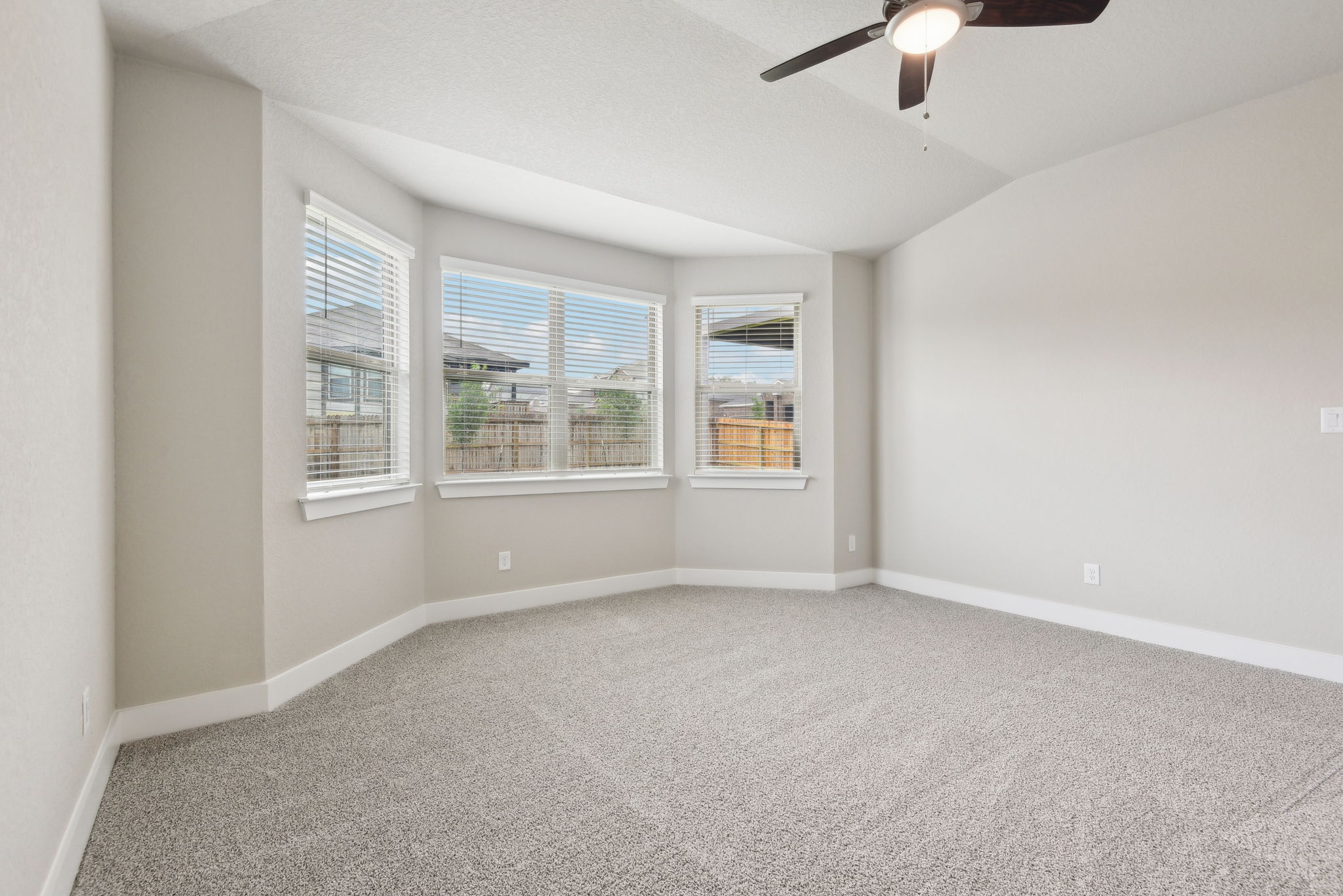San Antonio- Comanche Ridge- 6310 Comanche Coyote San Antonio TX 78247- 024