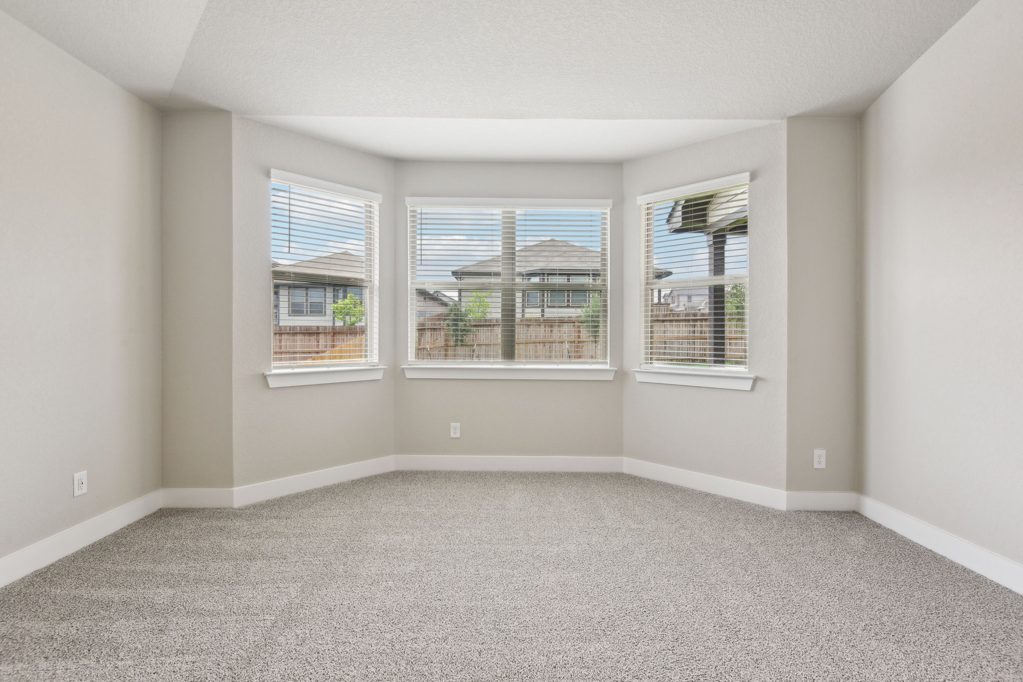 San Antonio- Comanche Ridge- 6310 Comanche Coyote San Antonio TX 78247- 025