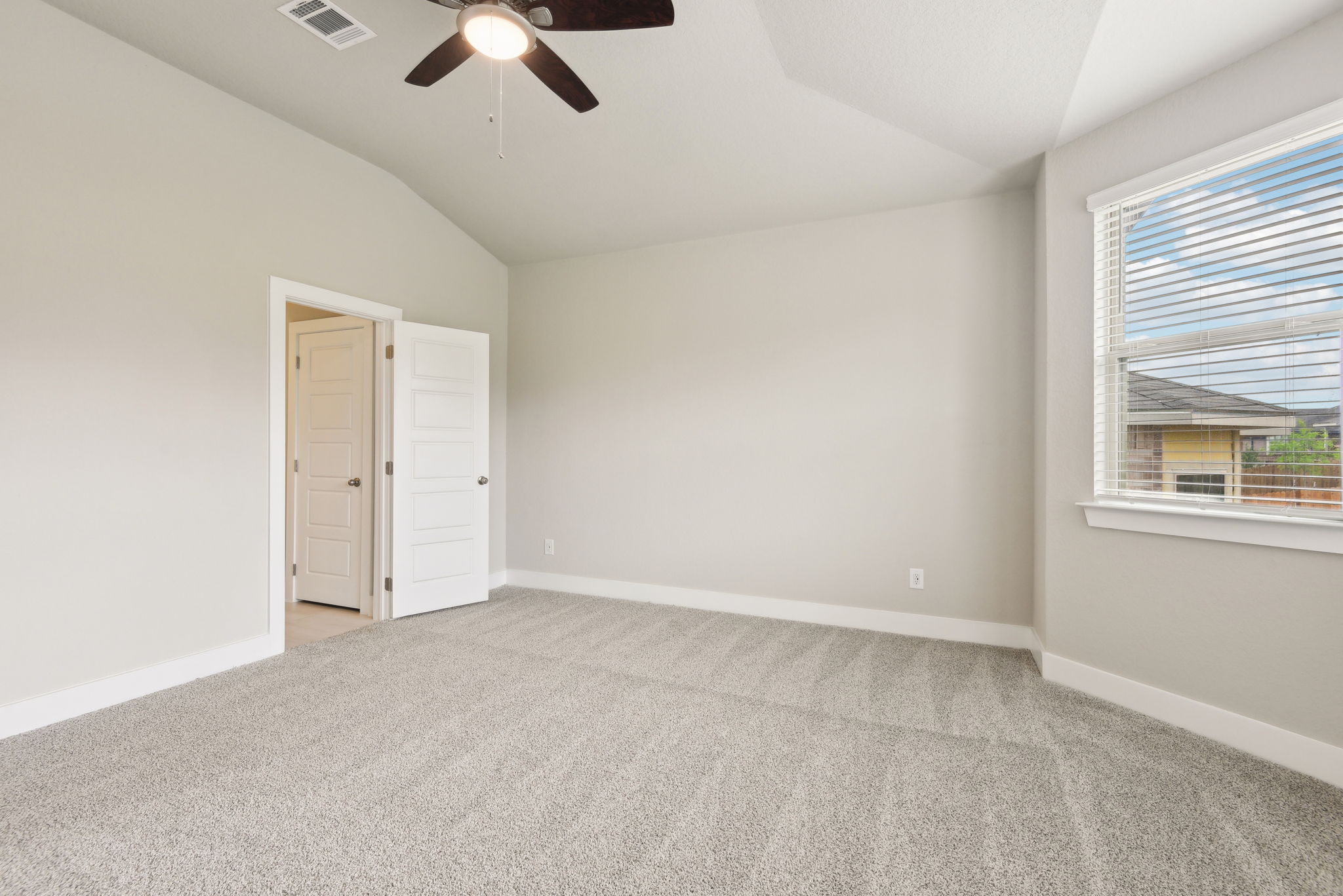 San Antonio- Comanche Ridge- 6310 Comanche Coyote San Antonio TX 78247- 028
