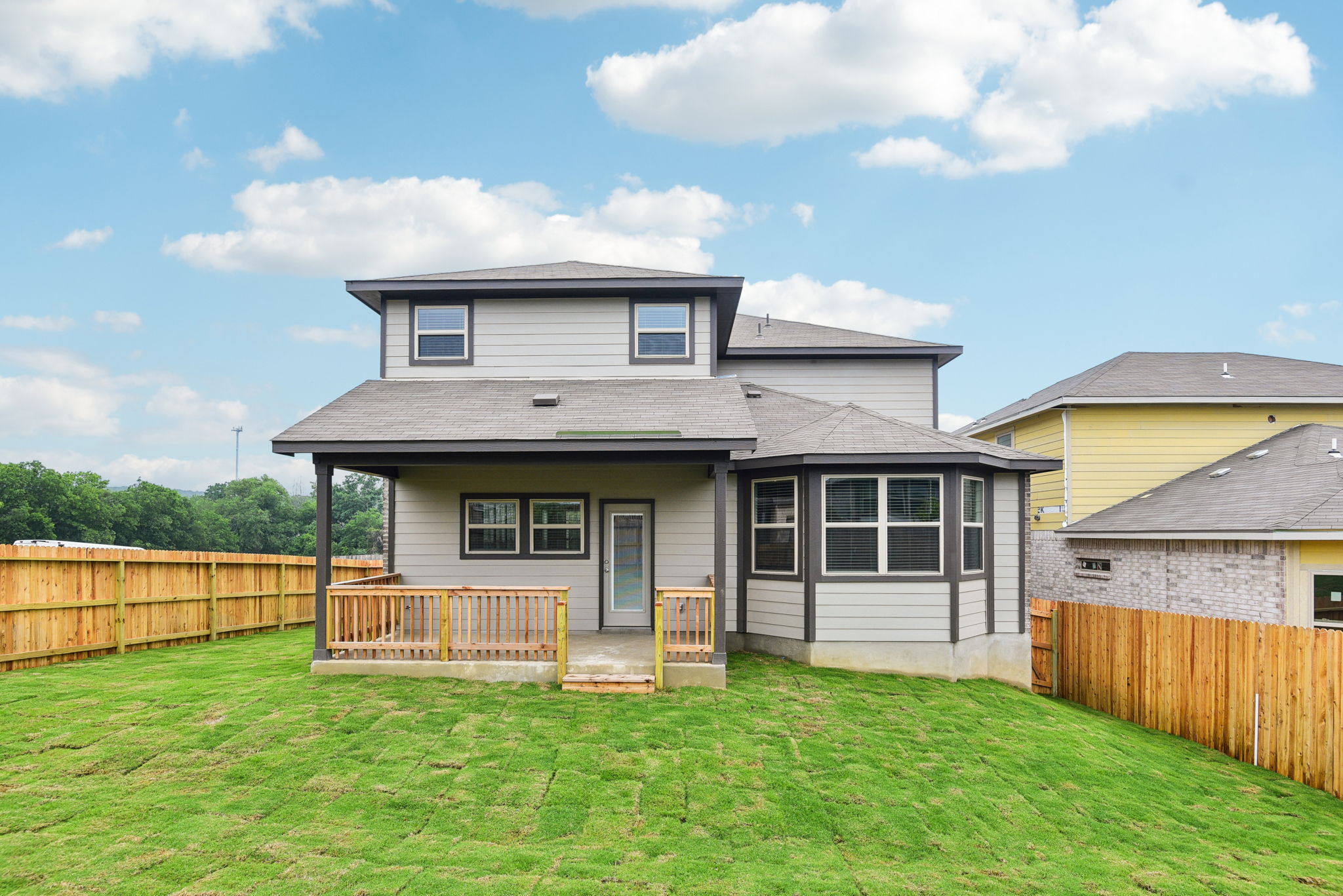 San Antonio- Comanche Ridge- 6310 Comanche Coyote San Antonio TX 78247- 055