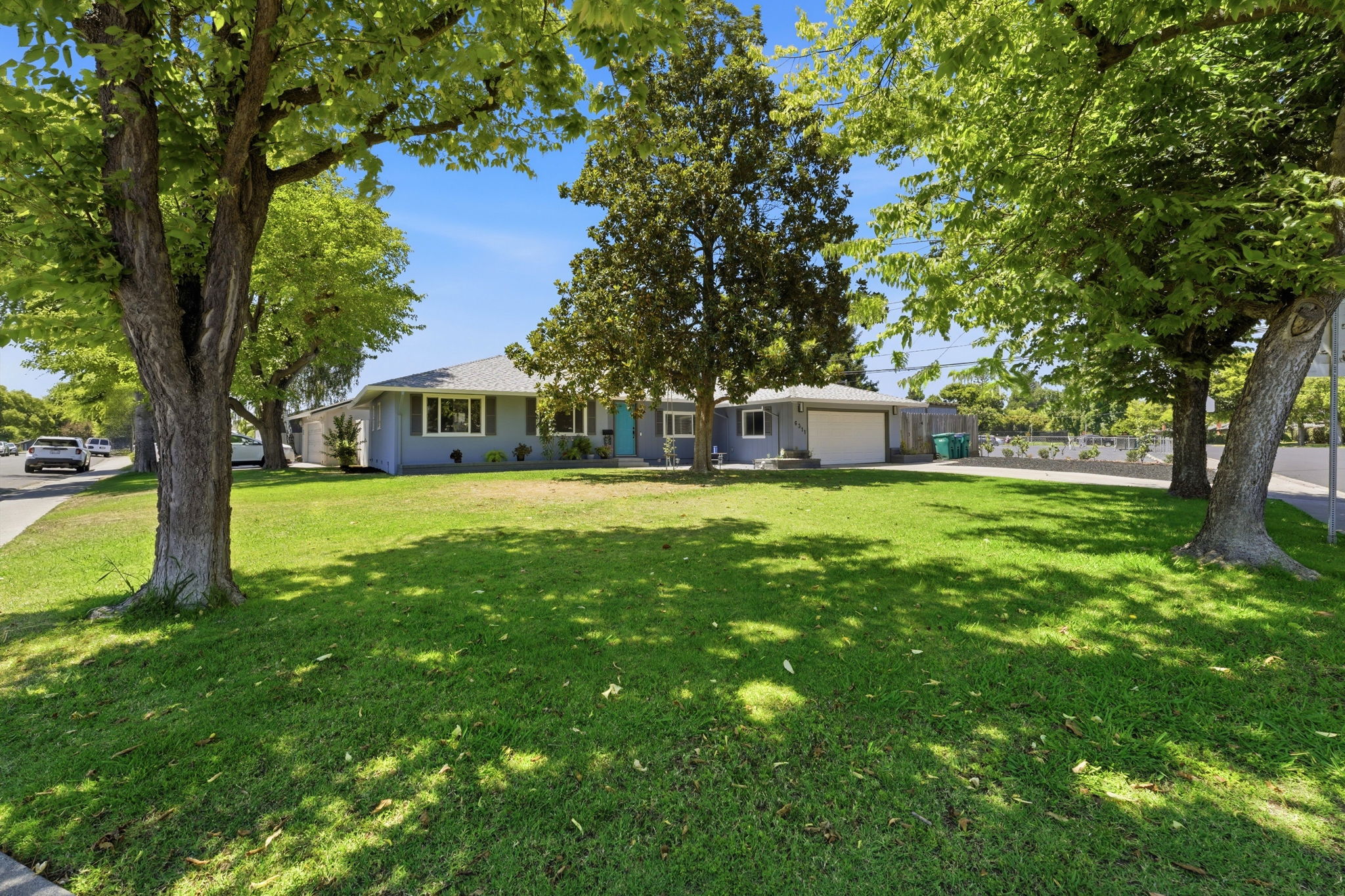 002_F8_6311 Belmont Pl
