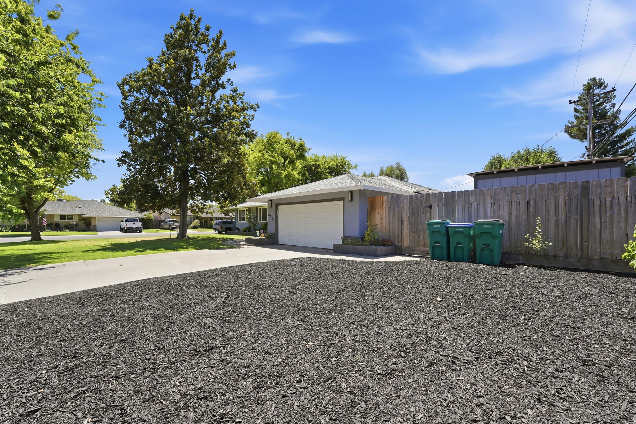 003_F8_6311 Belmont Pl