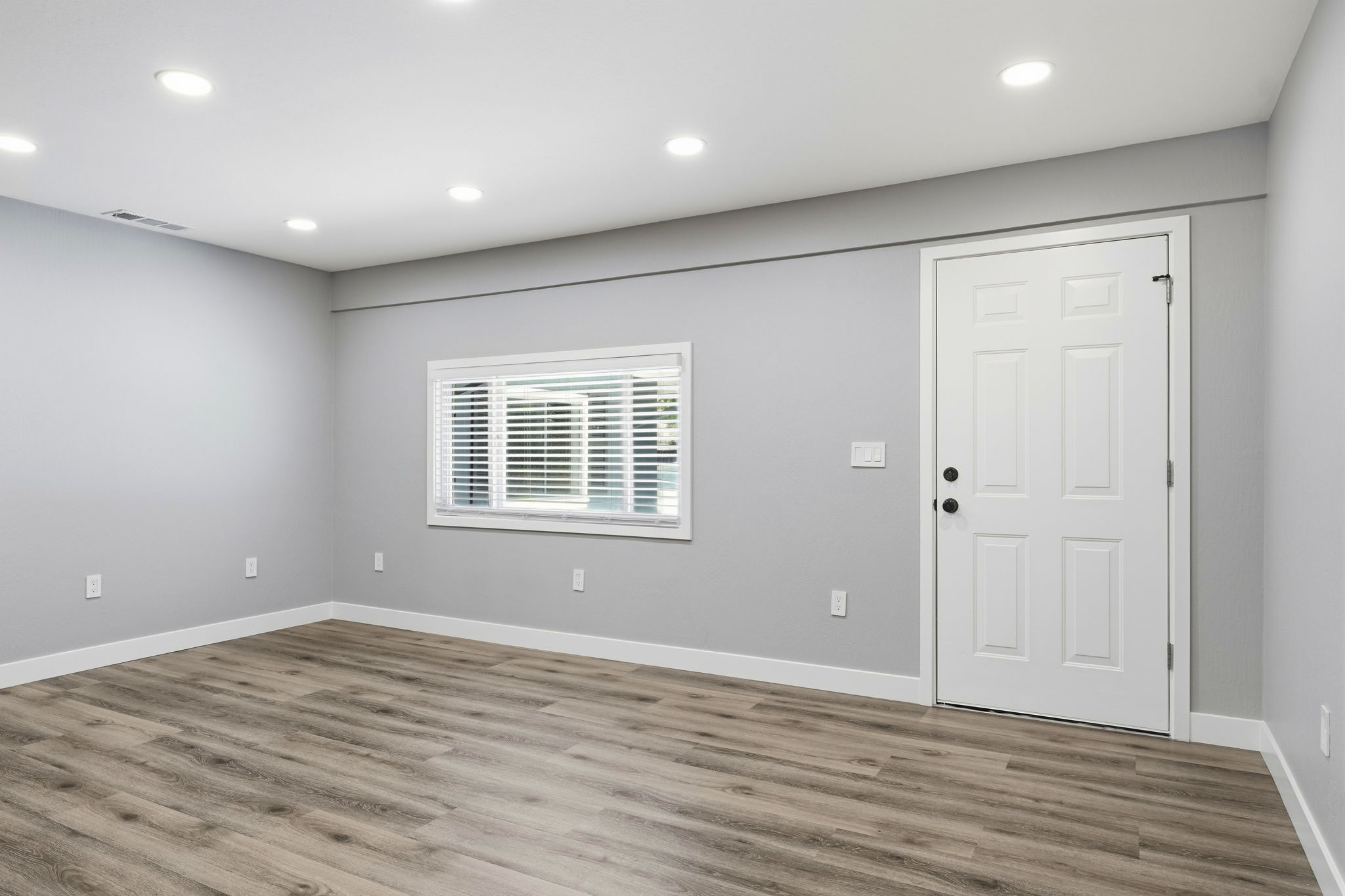 005_F8_6311 Belmont Pl