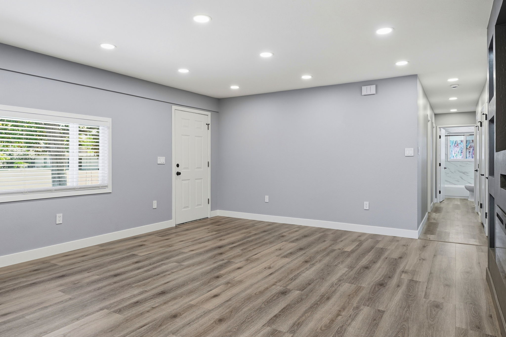 007_F8_6311 Belmont Pl