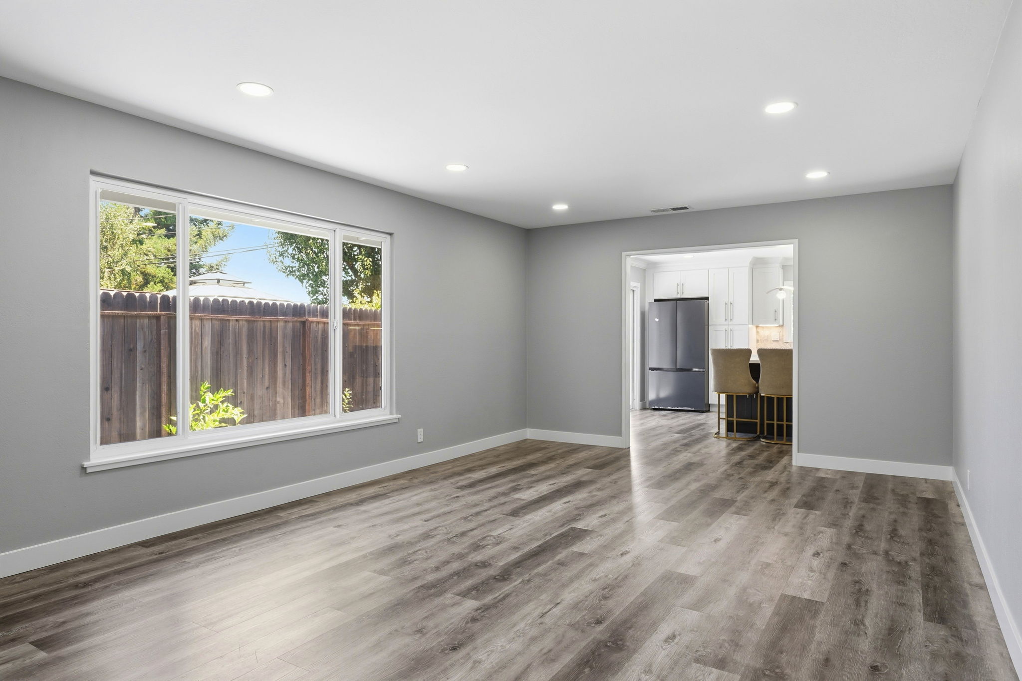 022_F8_6311 Belmont Pl