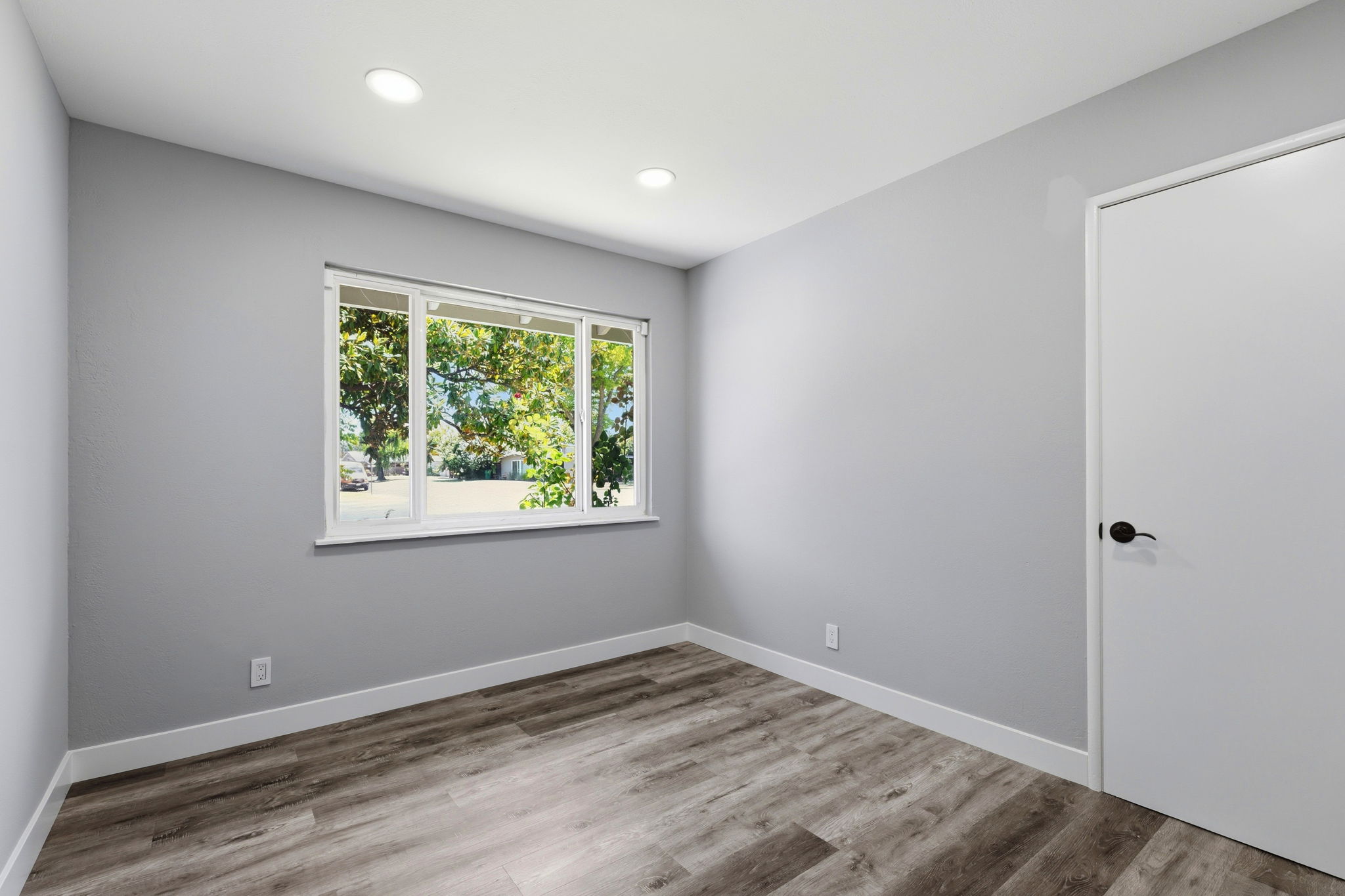 026_F8_6311 Belmont Pl