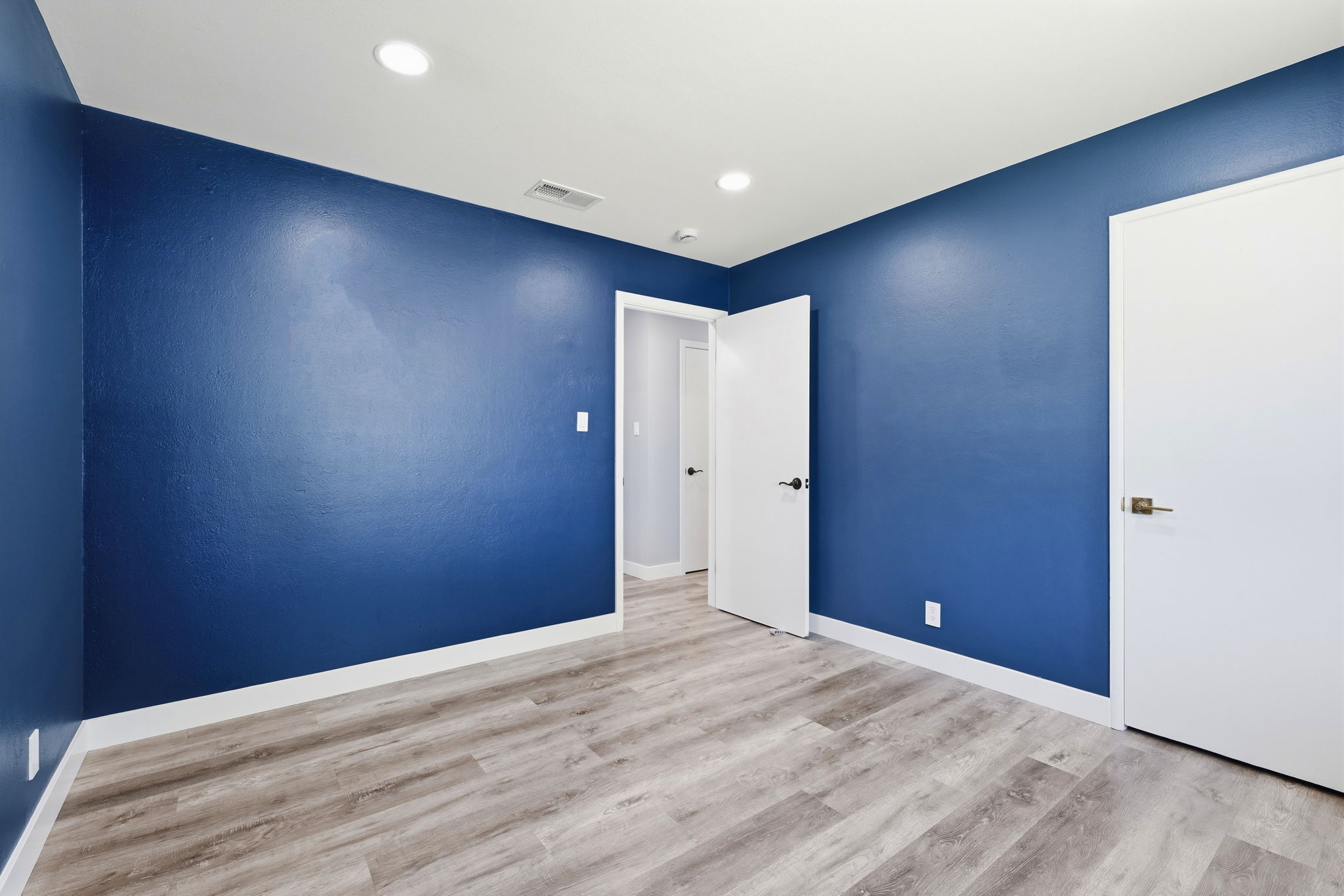 031_F8_6311 Belmont Pl