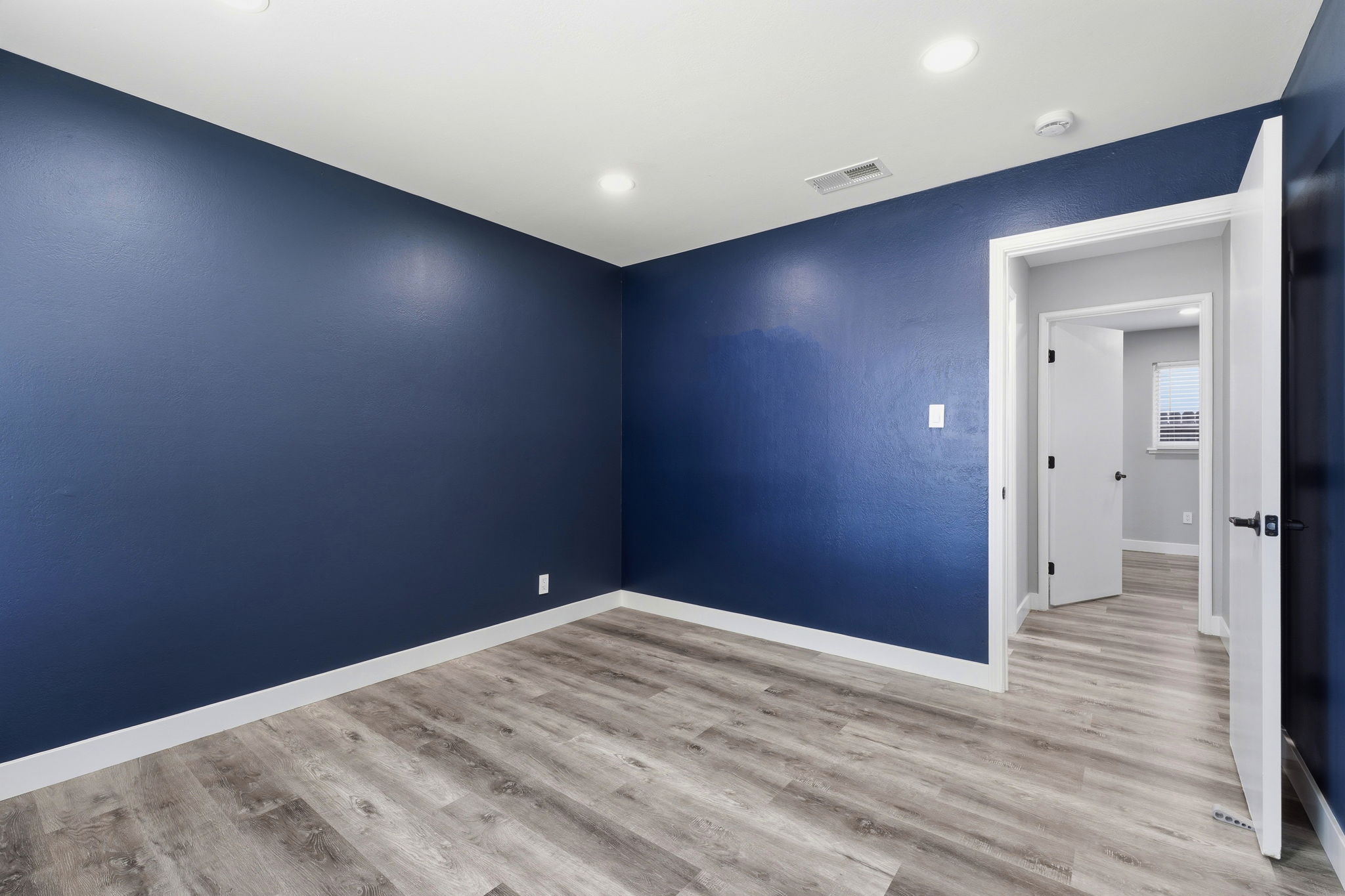 032_F8_6311 Belmont Pl