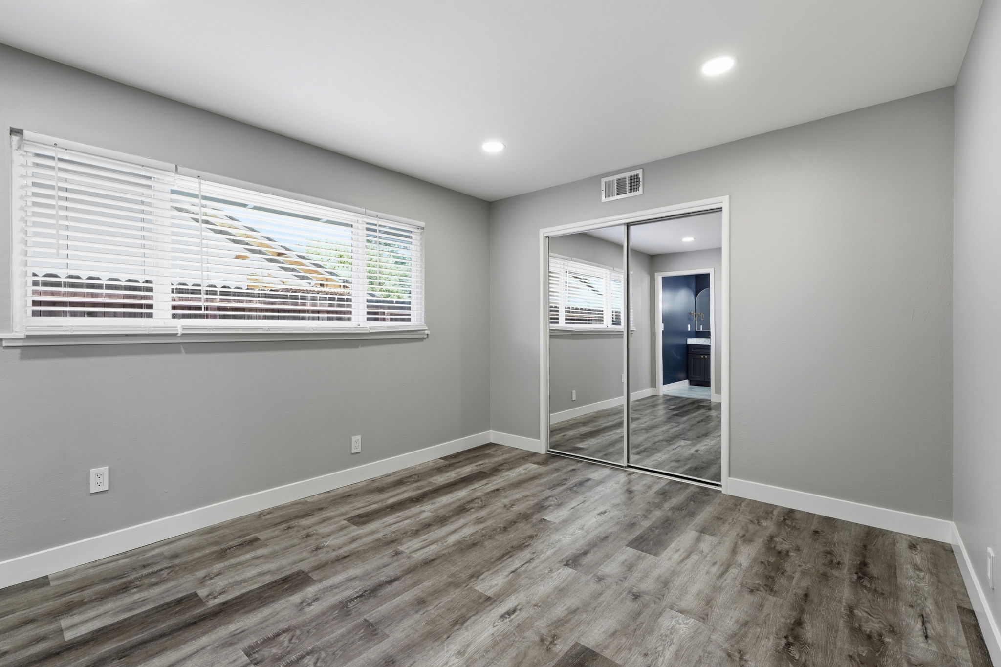 033_F8_6311 Belmont Pl