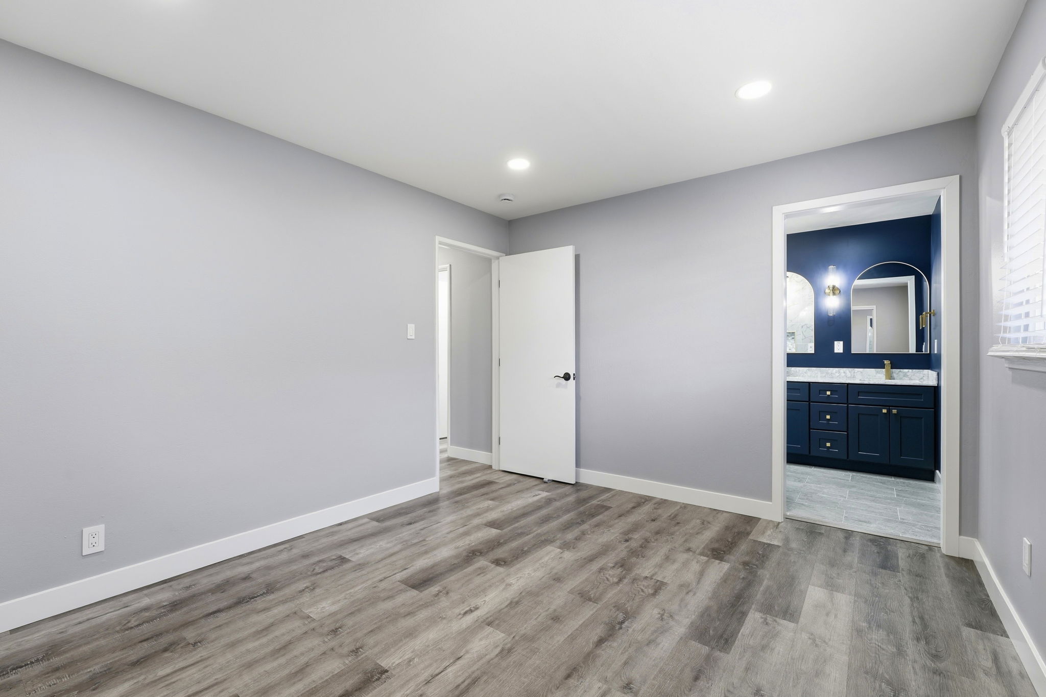 035_F8_6311 Belmont Pl
