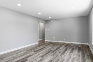 024_F8_6311 Belmont Pl