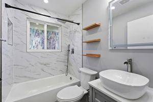 038_F8_6311 Belmont Pl