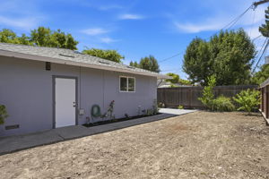 043_F8_6311 Belmont Pl