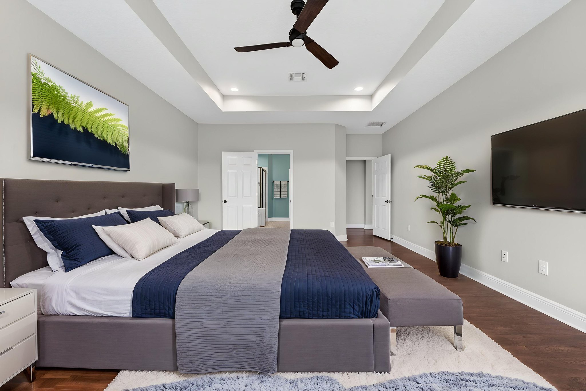 DSC05645 virtually staged.jpeg